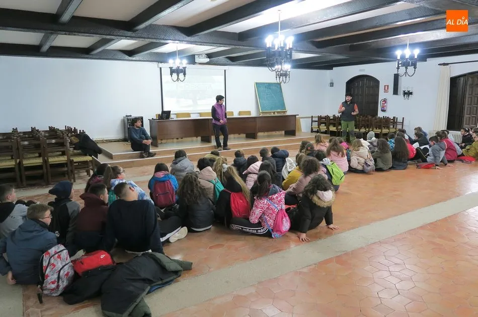 Foto 5 - Alumnado del IES &lsquo;Leonardo Da Vinci&rsquo; visita la finca de Castro Enr&iacute;quez