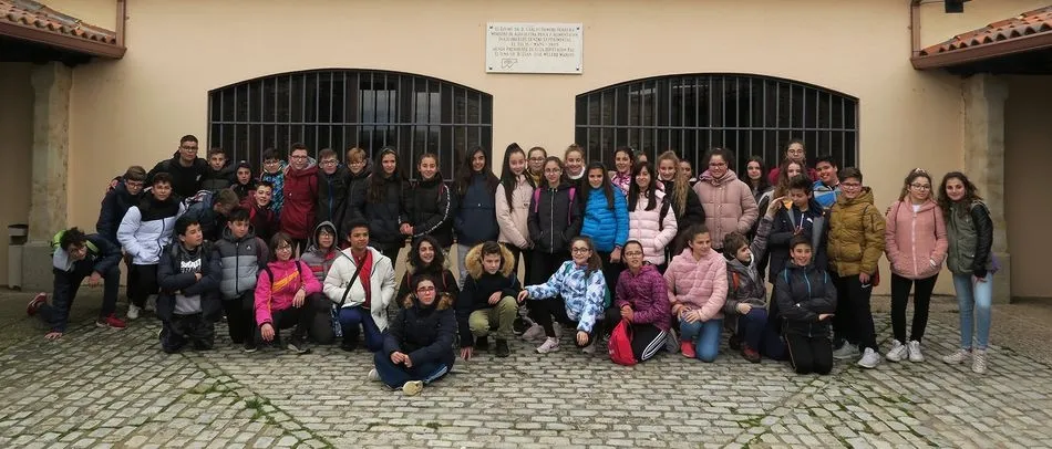 Alumnos del IES Leonardo Da Vinci en Castro Enriquez