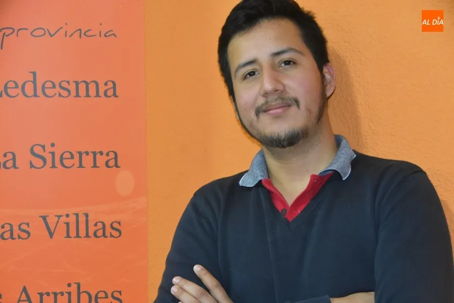 El joven salvadoreño en las instalaciones del periódico SALAMANCA AL DÍA | Fotos: Paula Zorita