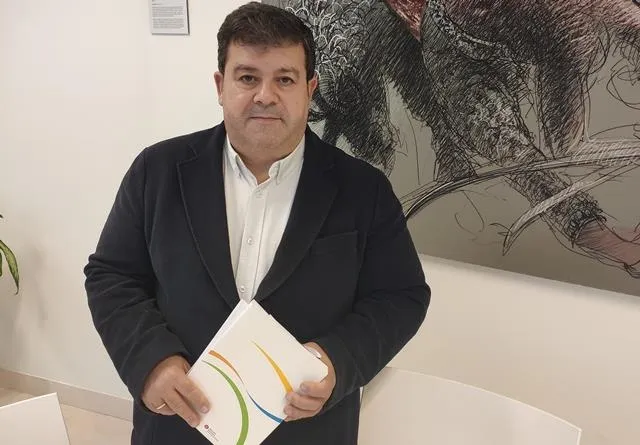 Francisco Miguel García, concejal de Educación, presenta la muestra