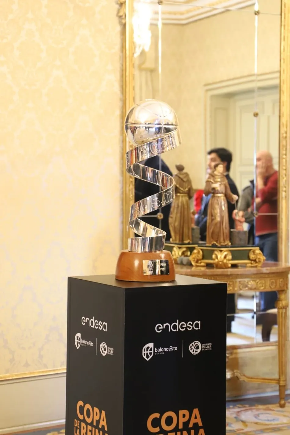 Foto 2 - Carbayo augura que Salamanca se volcar&aacute; con la Copa de la Reina y destaca el valor de esta...