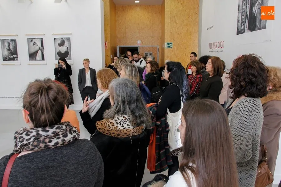 Foto 8 - Una exposici&oacute;n fotogr&aacute;fica de Raquel Barbero inaugura los actos del D&iacute;a de la Mujer