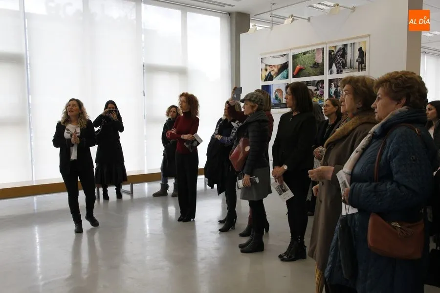 Foto 6 - Una exposici&oacute;n fotogr&aacute;fica de Raquel Barbero inaugura los actos del D&iacute;a de la Mujer