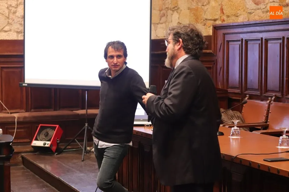 Foto 8 - Nueva sesi&oacute;n del ciclo &lsquo;Di&aacute;logos sobre Catalu&ntilde;a&rsquo; con el profesor Lluis Orriols  