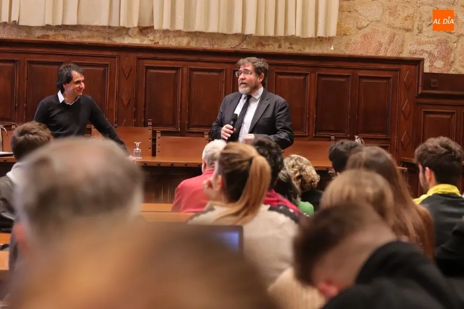Foto 7 - Nueva sesi&oacute;n del ciclo &lsquo;Di&aacute;logos sobre Catalu&ntilde;a&rsquo; con el profesor Lluis Orriols  