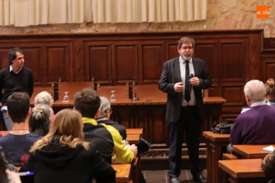 Foto 5 - Nueva sesi&oacute;n del ciclo &lsquo;Di&aacute;logos sobre Catalu&ntilde;a&rsquo; con el profesor Lluis Orriols  