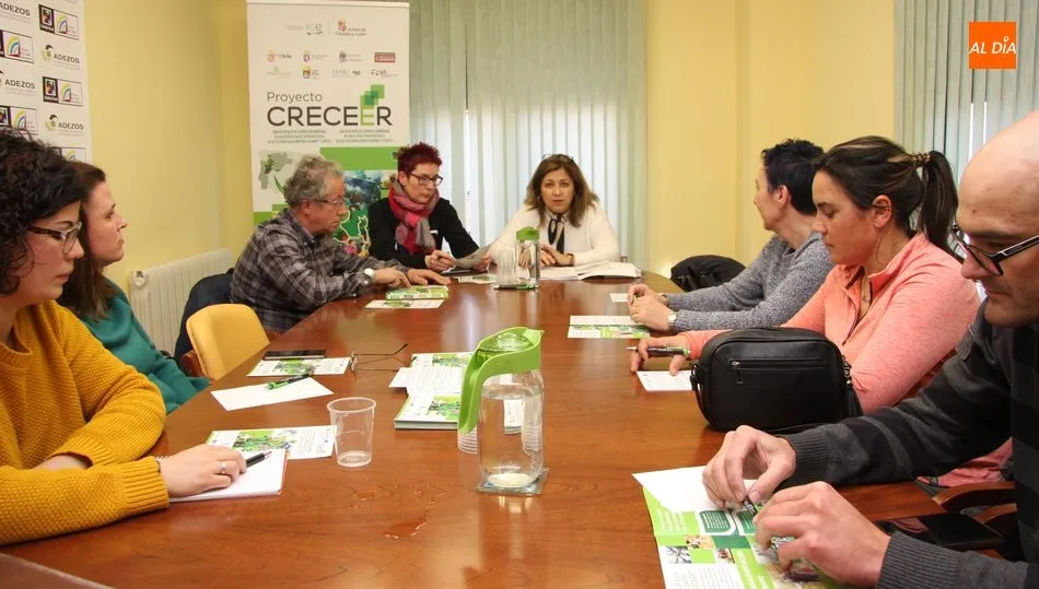 al encuentro informativo acudieron empresarios de los sectores agroalimentario y turístico / CORRAL