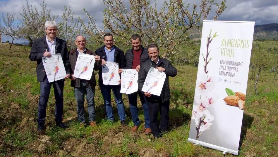 De i. a d., José Ignacio Alonso, José María Herrero, Antonio  Labrador, Manuel Alonso y Javier García durante la presentación del certamen en La Fregeneda este jueves