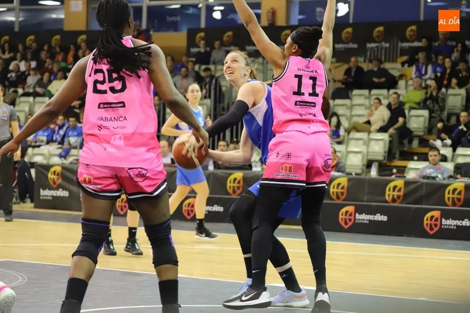 Foto 7 - El Perfumer&iacute;as Avenida reina en su Copa y no da ninguna opci&oacute;n al Ensino Lugo (89-43)