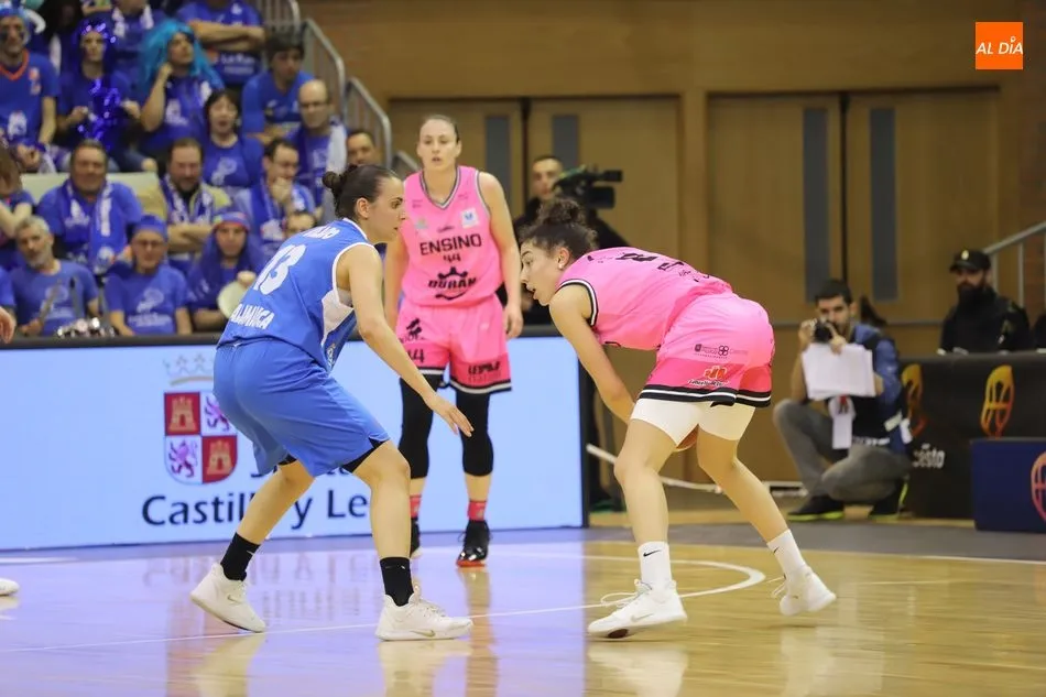 Foto 5 - El Perfumer&iacute;as Avenida reina en su Copa y no da ninguna opci&oacute;n al Ensino Lugo (89-43)