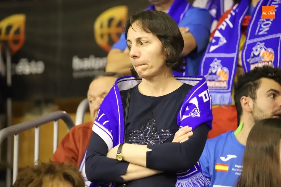 Foto 11 - El Multiusos y la Marea Azul no defraudan con un &lsquo;ambientazo&rsquo; en el primer d&iacute;a de Copa