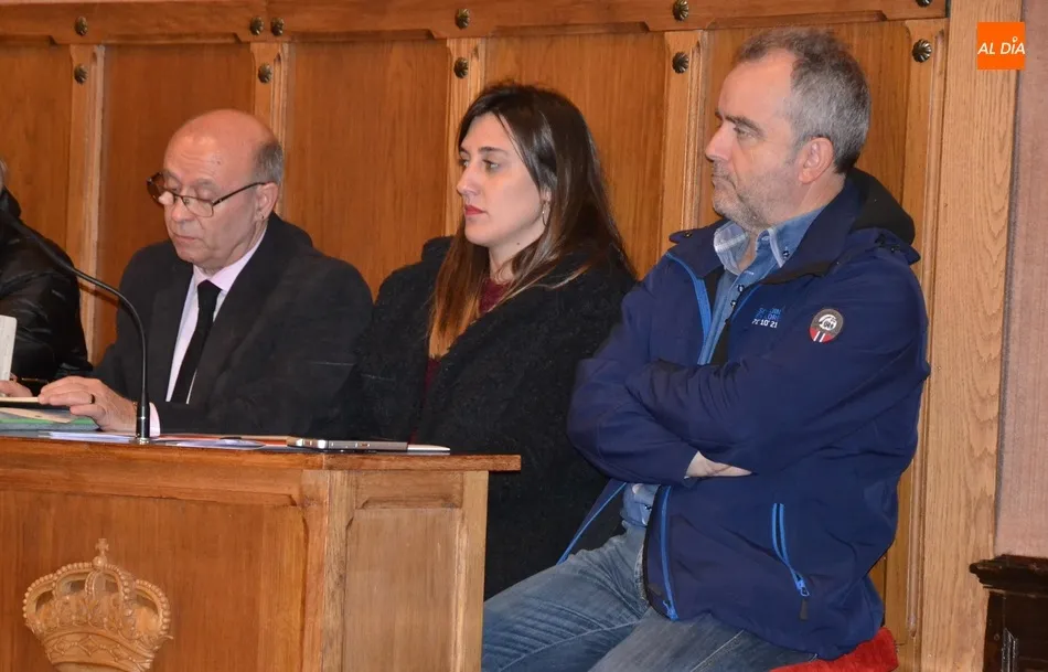 Foto 2 - La deuda de los vendedores del mercadillo sabatino sigue rondando los 35.000&euro;  