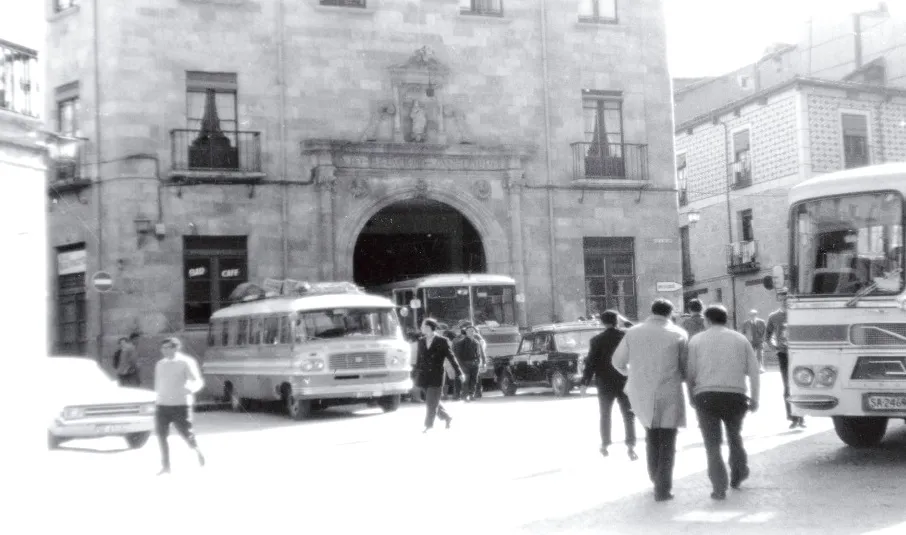 Las cocheras de San Isidro, antigua estación de autobuses