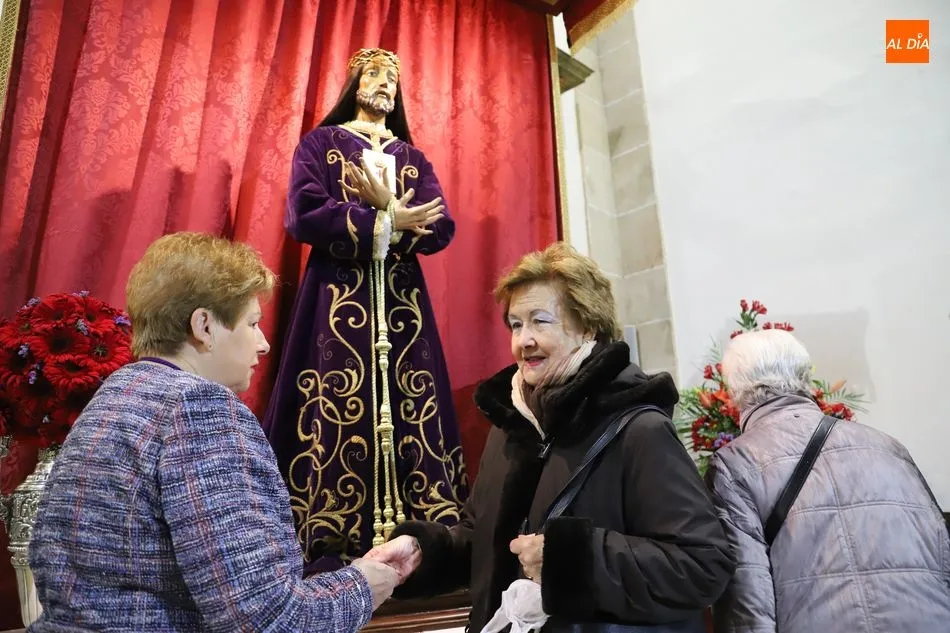 Foto 10 - El besapi&eacute;s de Jes&uacute;s Rescatado se sustituye por una reverencia para evitar contagios de...