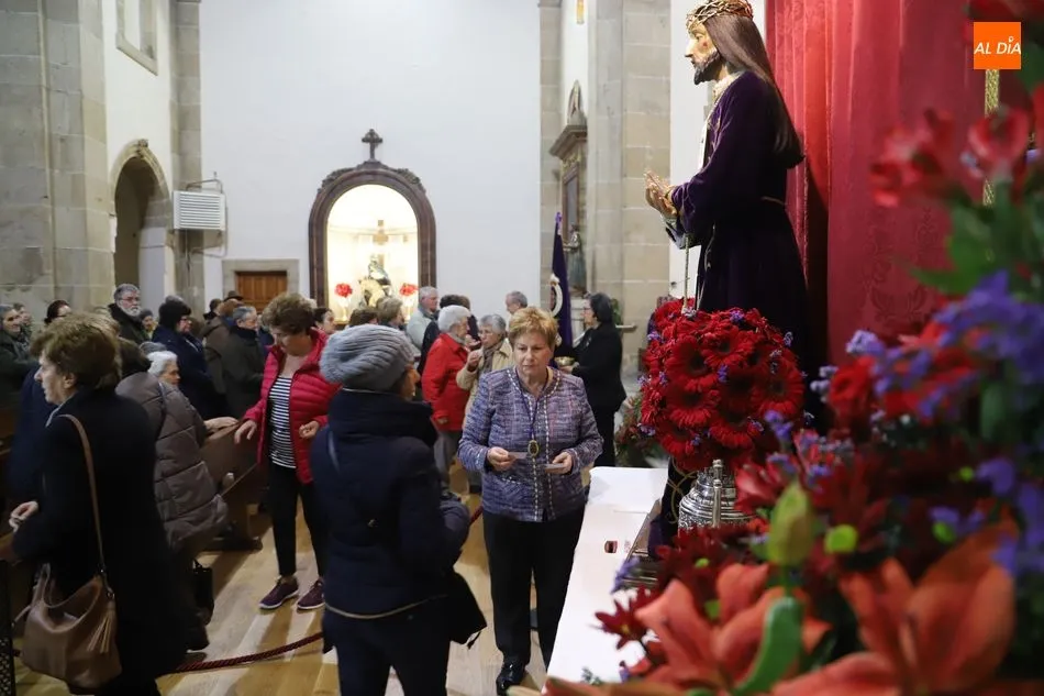 Foto 11 - El besapi&eacute;s de Jes&uacute;s Rescatado se sustituye por una reverencia para evitar contagios de...