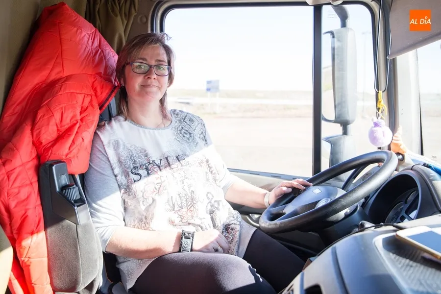 Montse Jiménez antes de iniciar uno de sus viajes | V. S.