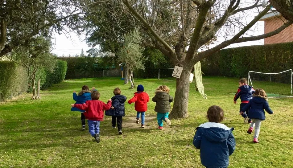 Uno de los grandes valores que posee el colegio es su enorme jardín de árboles y frutales, que es la mayor y mejor de todas las aulas