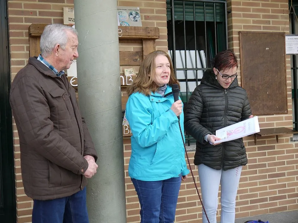 La concejala de Igualdad y Asuntos Sociales, Noemí Fernández se encargó de la lectura del manifiesto
