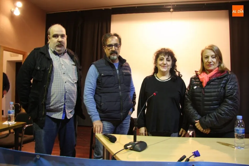 Foto 10 - La nueva Agrupaci&oacute;n del PSOE de Villarino se presenta a los vecinos