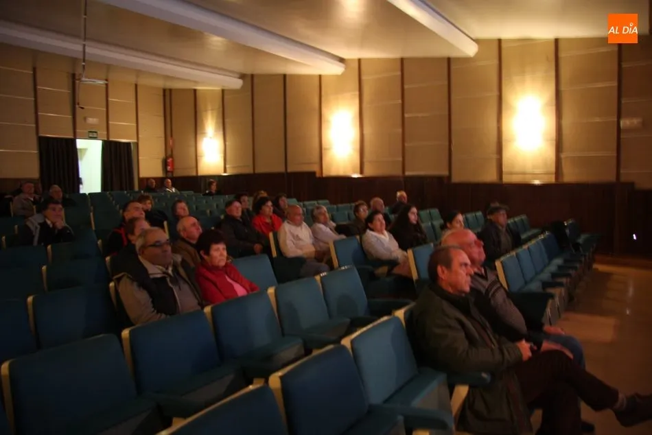 Foto 7 - La nueva Agrupaci&oacute;n del PSOE de Villarino se presenta a los vecinos