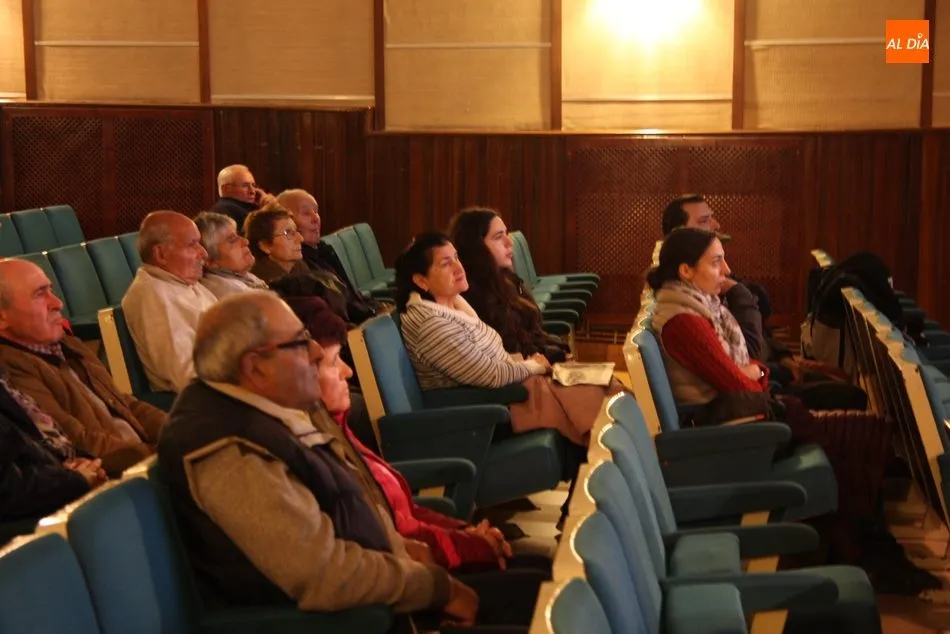 Foto 6 - La nueva Agrupaci&oacute;n del PSOE de Villarino se presenta a los vecinos