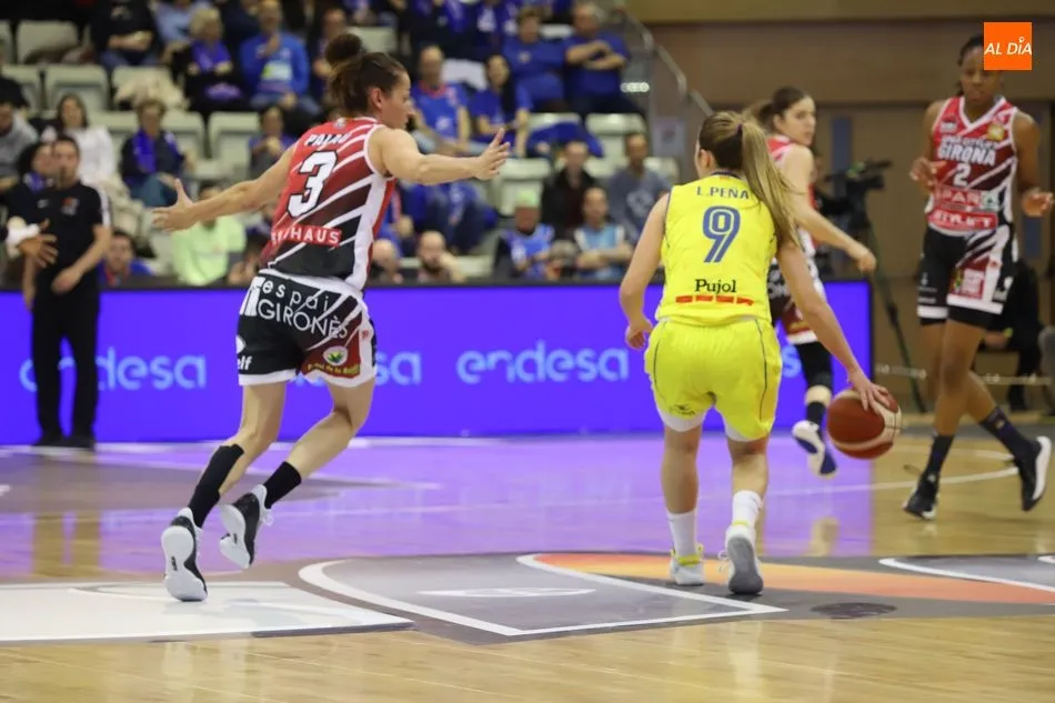 Foto 11 - El Uni Girona se mete en semis al vencer al Cad&iacute; La Seu en el derbi catal&aacute;n (56-51)