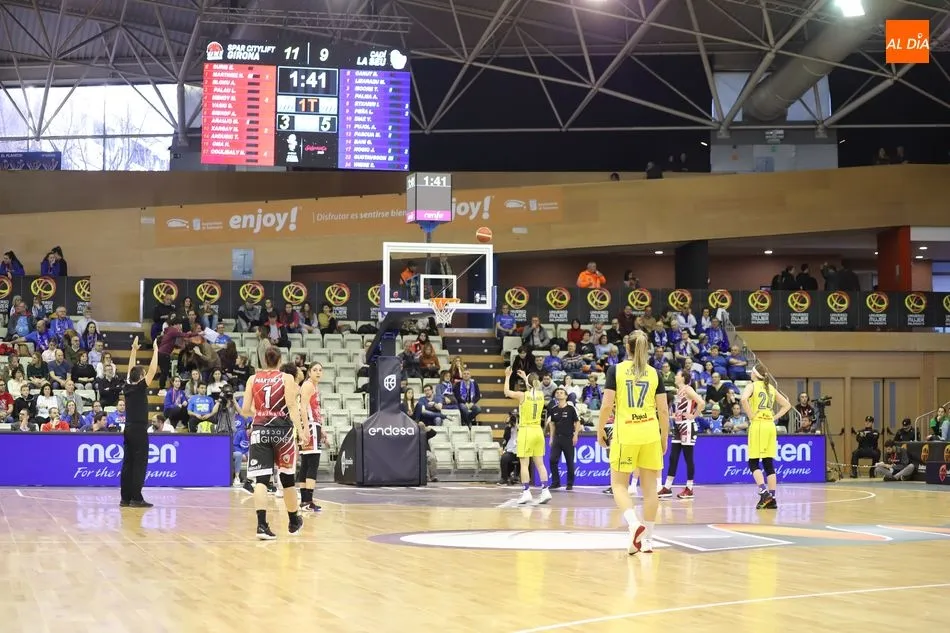 Foto 9 - El Uni Girona se mete en semis al vencer al Cad&iacute; La Seu en el derbi catal&aacute;n (56-51)
