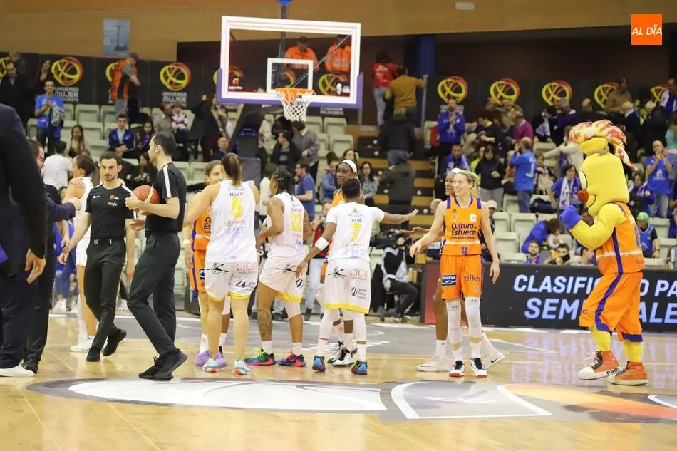 Foto 3 - El Valencia Basket gana al Tenerife con suspense y se cita con el Uni Girona en semifinales (69-54)