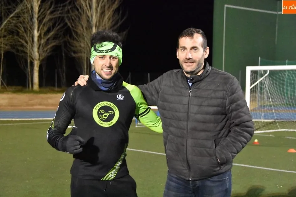 El Club Correcaminos Carbajosa entrena los miércoles en las pistas de atletismo del municipio | Fotos: Paula Zorita