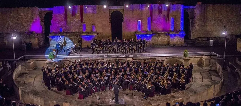 La Banda de cornetas y tambores Nuestra Señora de la Victoria de Sevilla ofrece un concierto en el ...
