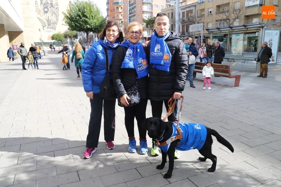 Foto 10 - Salamanca se ti&ntilde;e del color de las aficiones al basket  