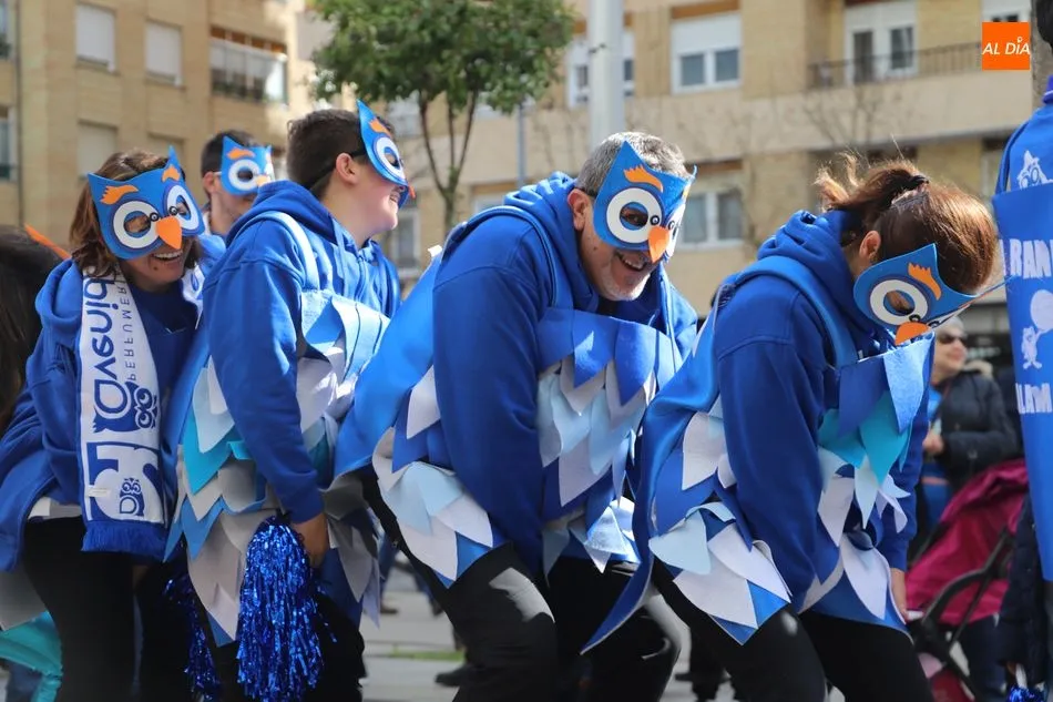 Foto 9 - Salamanca se ti&ntilde;e del color de las aficiones al basket  