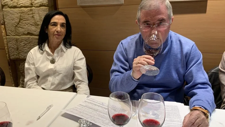 En esta ocasión el director de la cata fue Juan Manuel Hernández / FOTOS: JAVIER BRAGADO