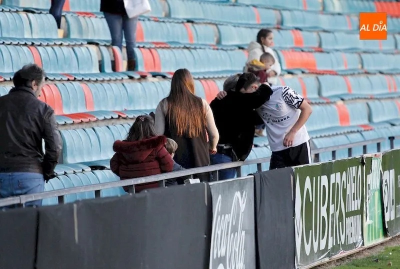 Foto 2 - Un solitario gol de Mon&aacute;rrez permite al Salamanca UDS B sumar los tres puntos ante el Atl&eacute;tico...