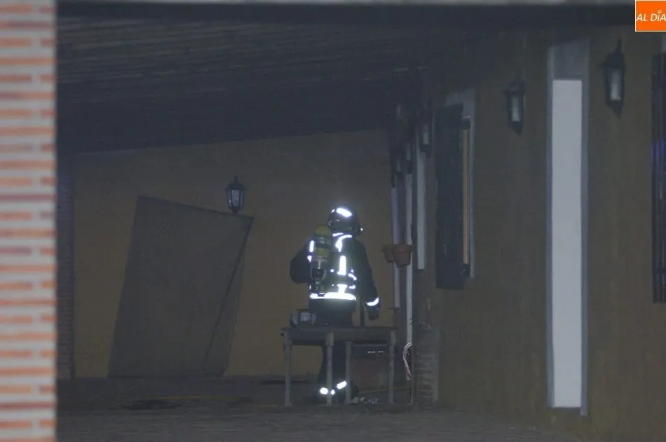 Foto 11 - Tres personas intoxicadas por el incendio de una chimenea&nbsp;en El Bod&oacute;n  