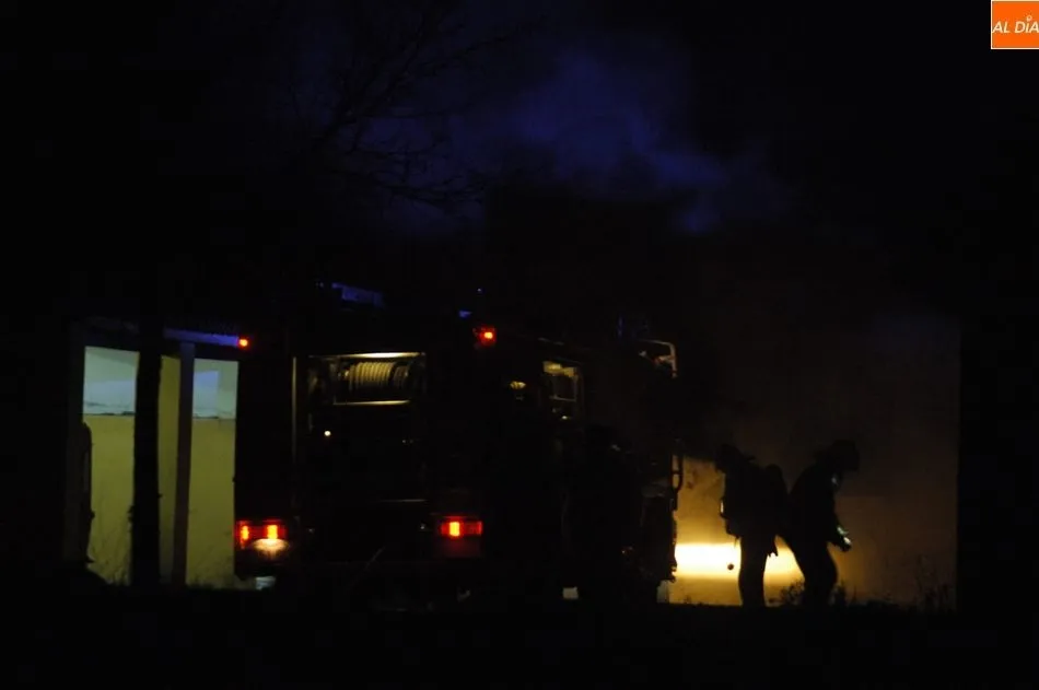 Foto 9 - Tres personas intoxicadas por el incendio de una chimenea&nbsp;en El Bod&oacute;n  