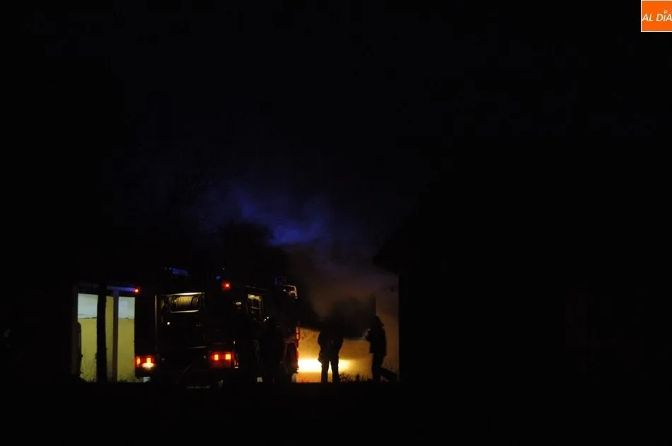 Foto 8 - Tres personas intoxicadas por el incendio de una chimenea&nbsp;en El Bod&oacute;n  