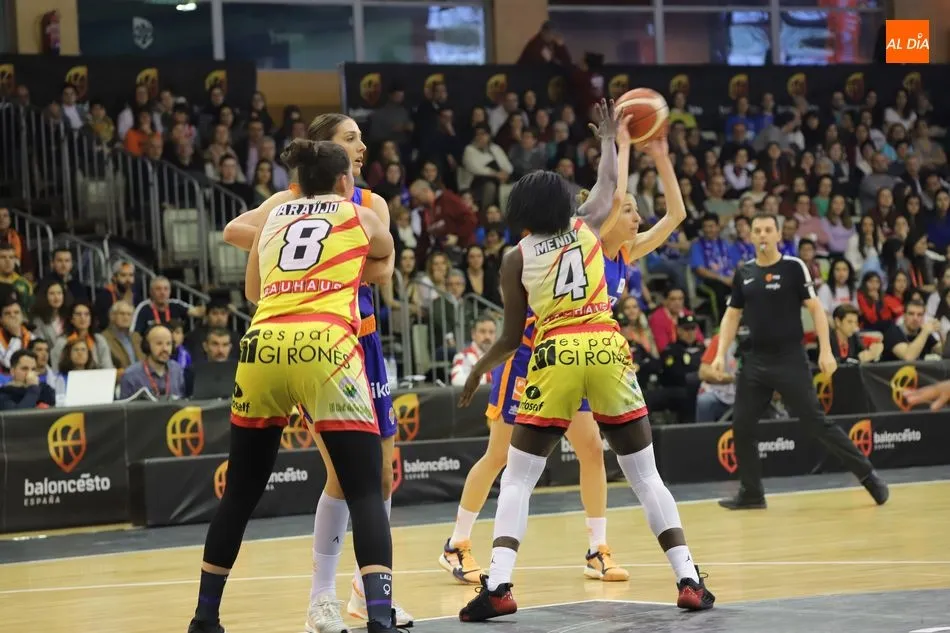 Foto 8 - El Uni Girona bate al Valencia Basket y se jugar&aacute; la Copa con el Perfumer&iacute;as Avenida en la final...