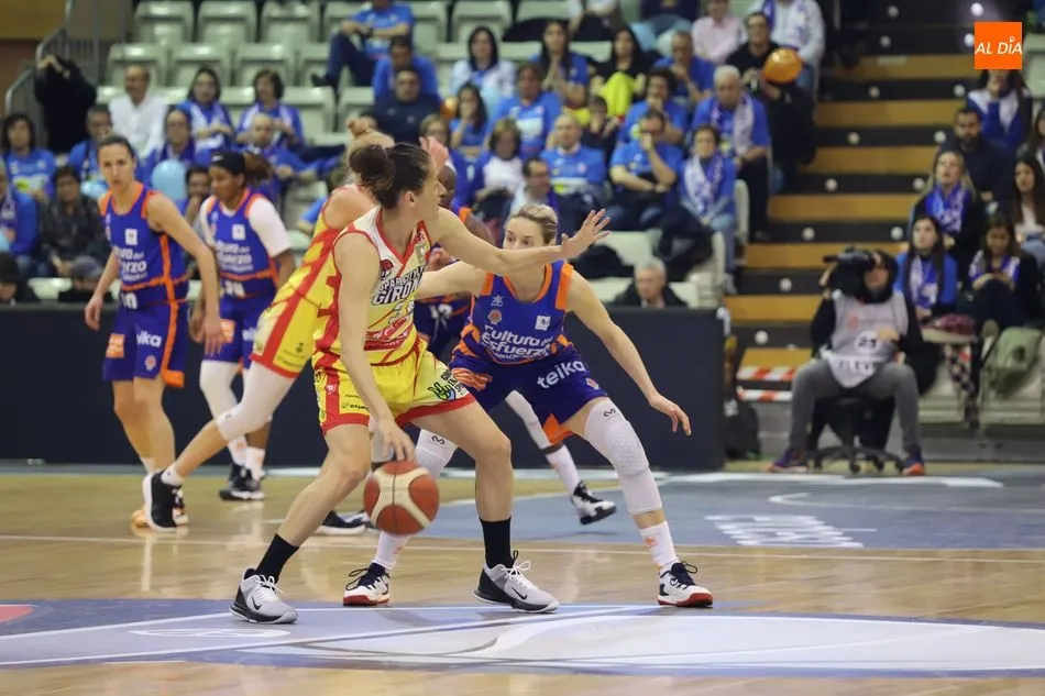 Foto 5 - El Uni Girona bate al Valencia Basket y se jugar&aacute; la Copa con el Perfumer&iacute;as Avenida en la final...