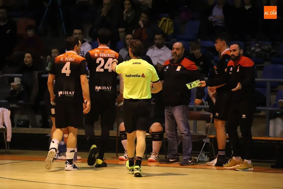 Foto 11 - El Balonmano Salamanca cae ante el Universidad de Le&oacute;n Ademar (26-31)