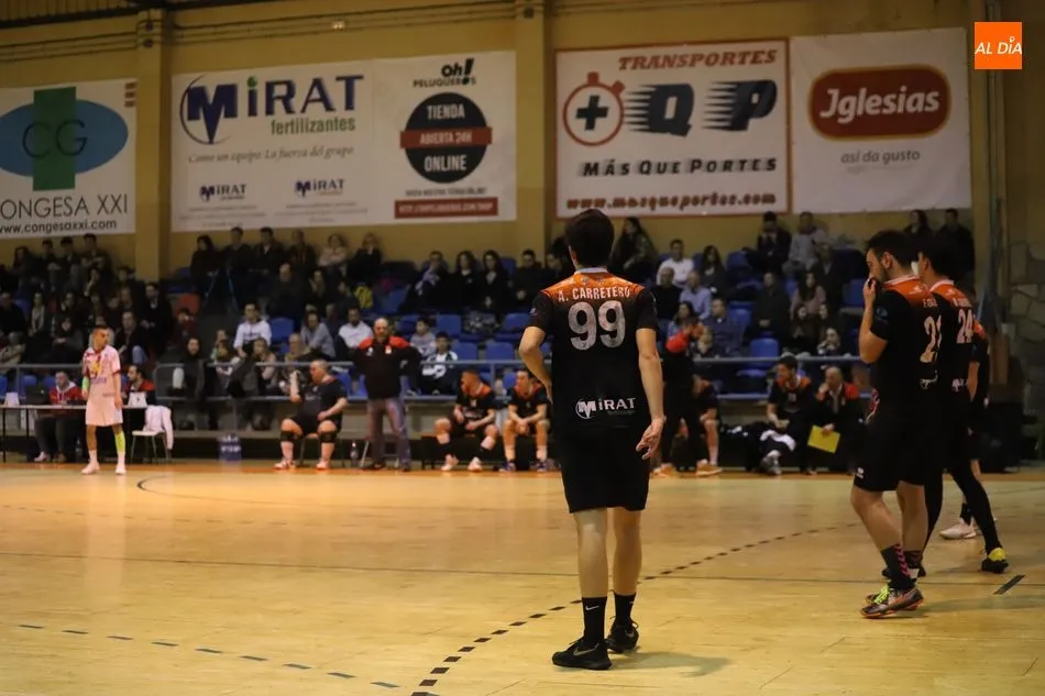 Foto 7 - El Balonmano Salamanca cae ante el Universidad de Le&oacute;n Ademar (26-31)