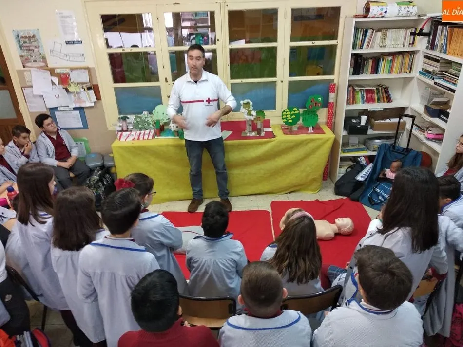 Foto 4 - Los alumnos del San Juan Bosco aprenden a reaccionar ante una emergencia  