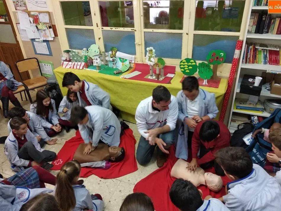 Foto 3 - Los alumnos del San Juan Bosco aprenden a reaccionar ante una emergencia  