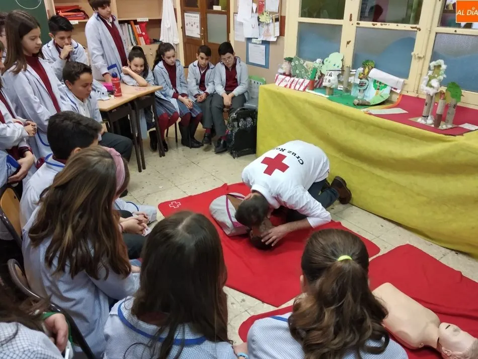 Foto 2 - Los alumnos del San Juan Bosco aprenden a reaccionar ante una emergencia  