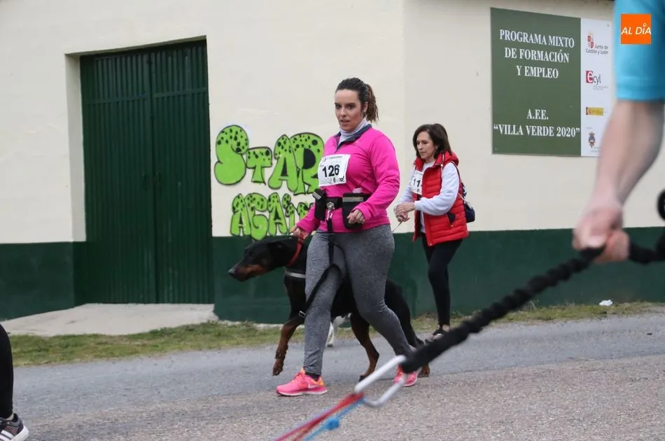 Foto 10 - &Oacute;scar Olmo vence en el I Canicross de Alba de Tormes