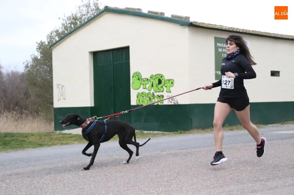 Foto 9 - &Oacute;scar Olmo vence en el I Canicross de Alba de Tormes