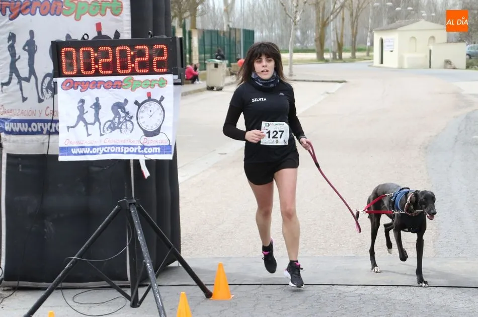 Foto 5 - &Oacute;scar Olmo vence en el I Canicross de Alba de Tormes