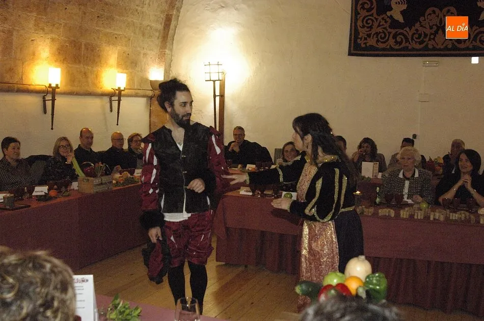 Foto 8 - Exitosa cena renacentista teatralizada en el&nbsp;Parador de Ciudad Rodrigo  