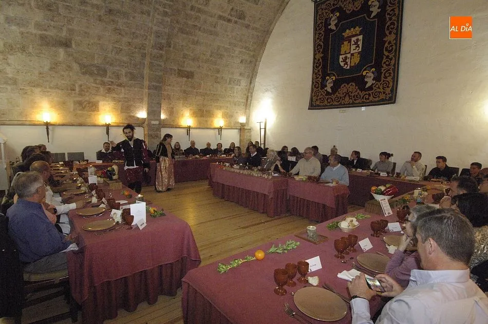 Foto 7 - Exitosa cena renacentista teatralizada en el&nbsp;Parador de Ciudad Rodrigo  