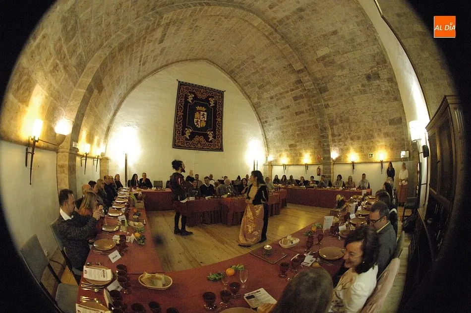 Exitosa cena renacentista teatralizada en el Parador de Ciudad Rodrigo  